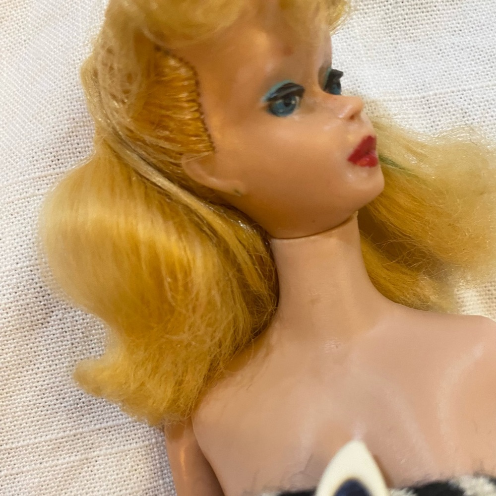 Original 1960s blonde ponytail number four Barbie - Picture 2 of 7